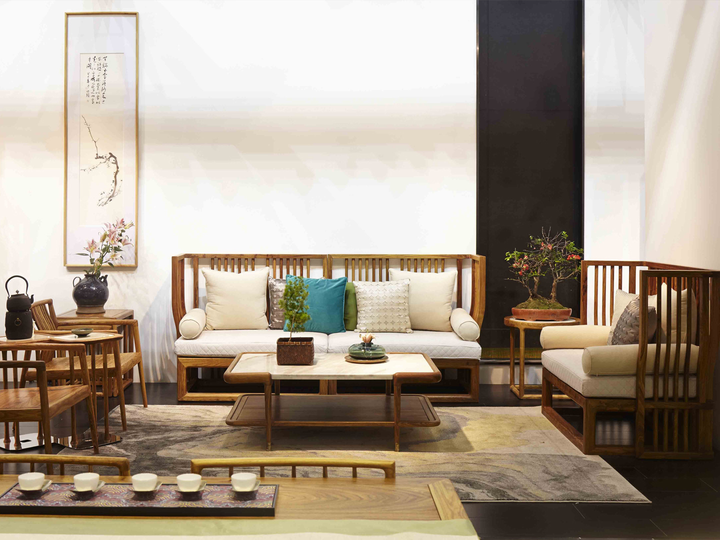 竹子(zǐ)做(zuò)成闆式家(jiā)具 外(wài)觀與實木(mù)無異